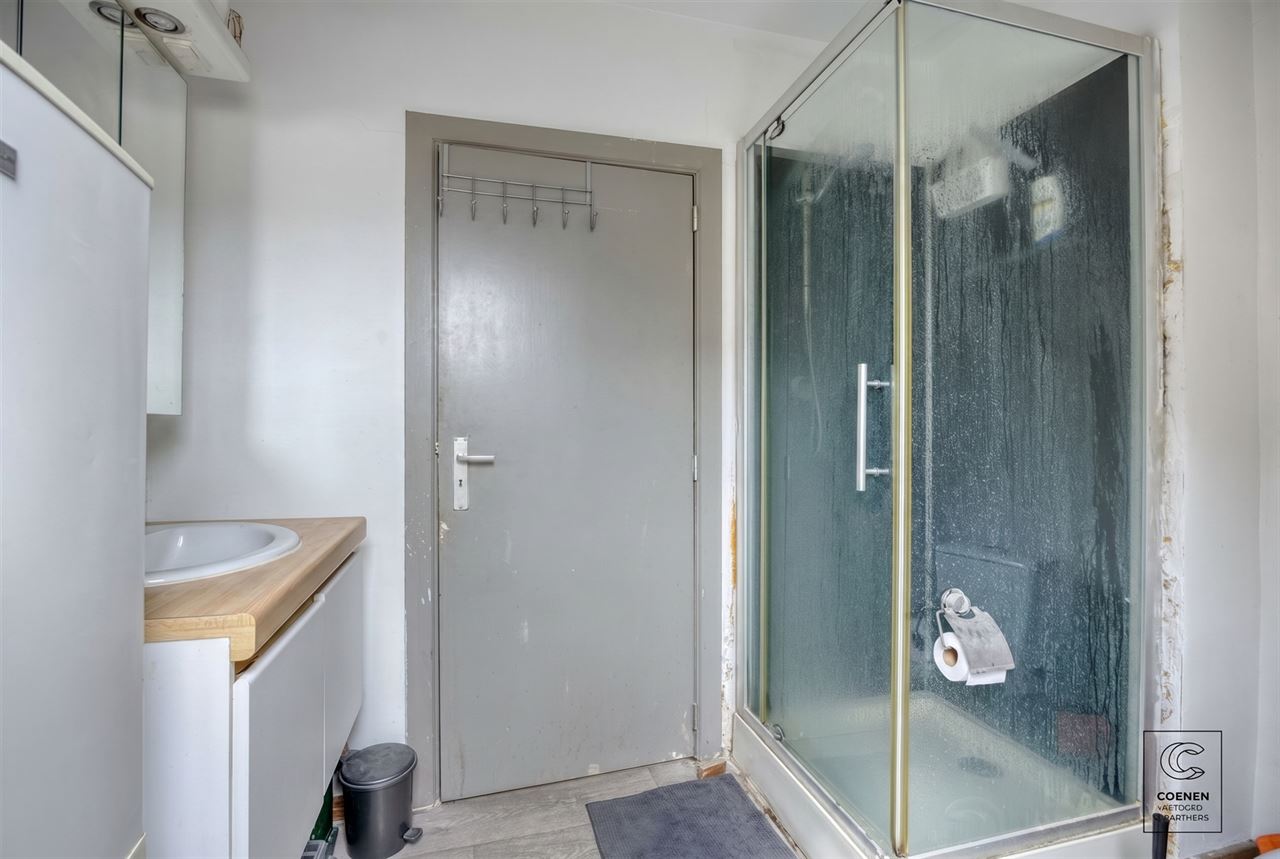 Ruime woning, momenteel ingericht als 4 studio's!