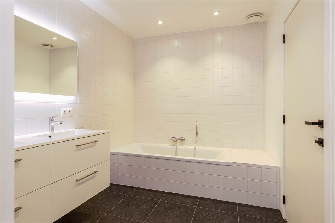 Gerenoveerde woning met 3 slpk op een zeer centrale ligging!