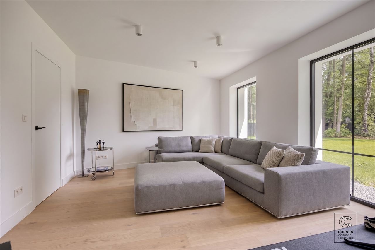 Prachtig gerenoveerde villa op toplocatie te Schilde