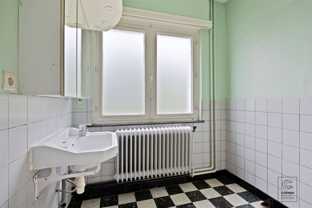 Grondig te renoveren woning op een schitterende locatie!