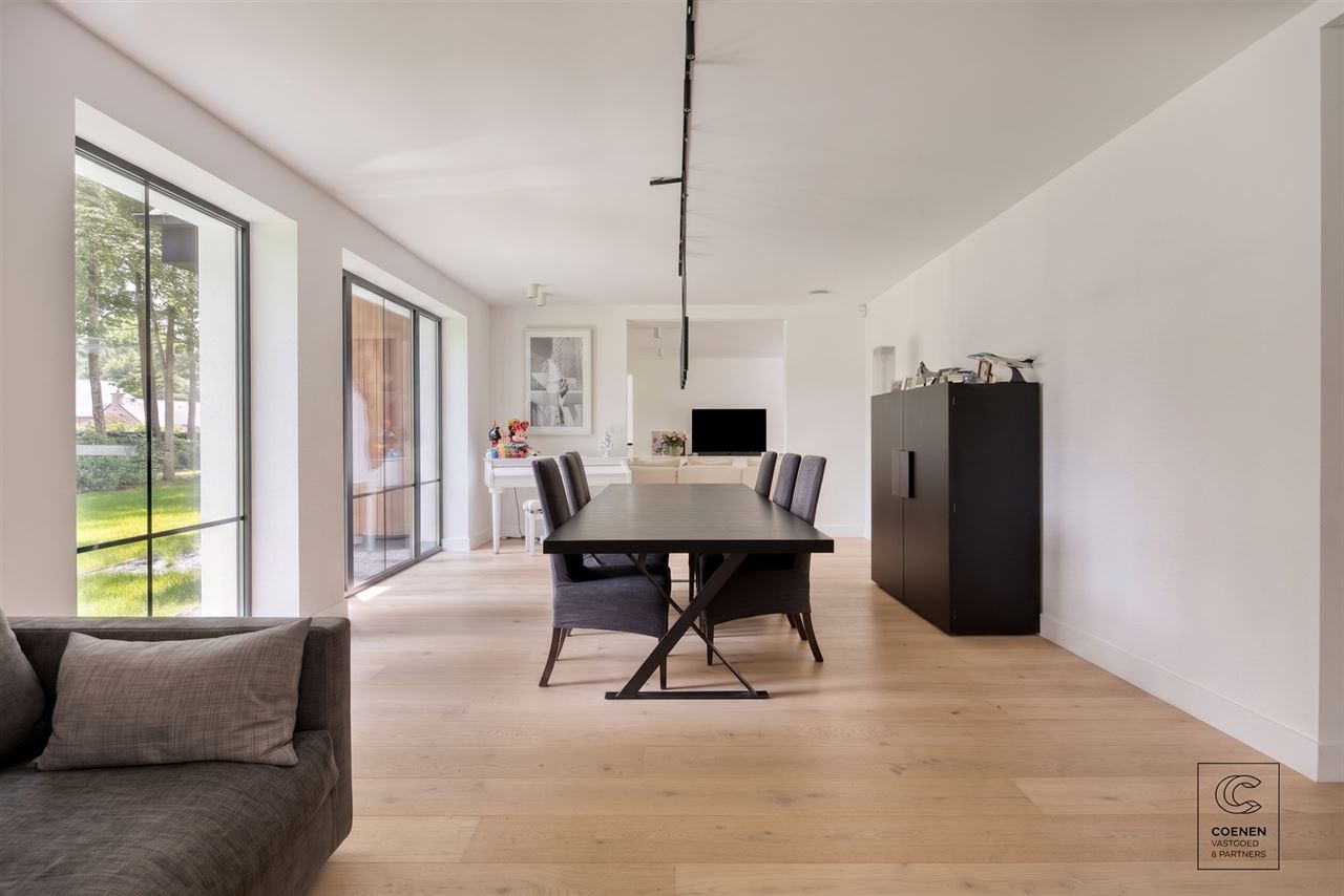 Prachtig gerenoveerde villa op toplocatie te Schilde