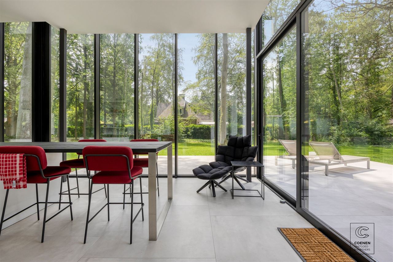 Prachtig gerenoveerde villa op toplocatie te Schilde