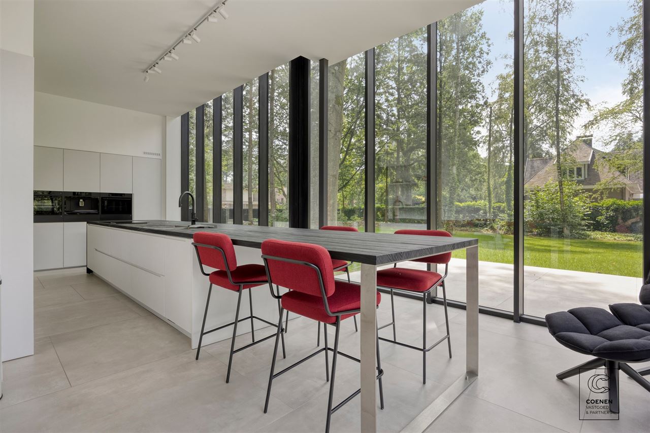 Prachtig gerenoveerde villa op toplocatie te Schilde