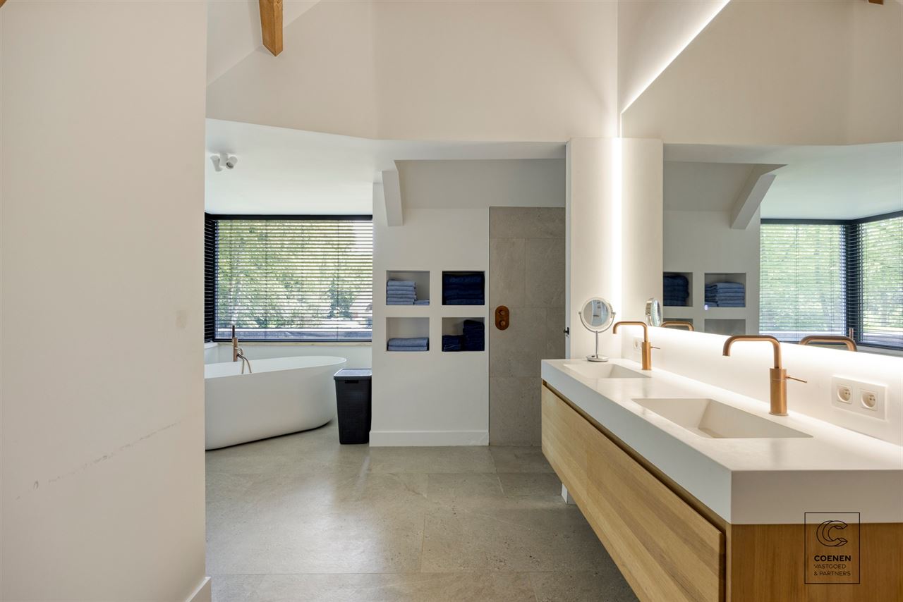 Prachtig gerenoveerde villa op toplocatie te Schilde