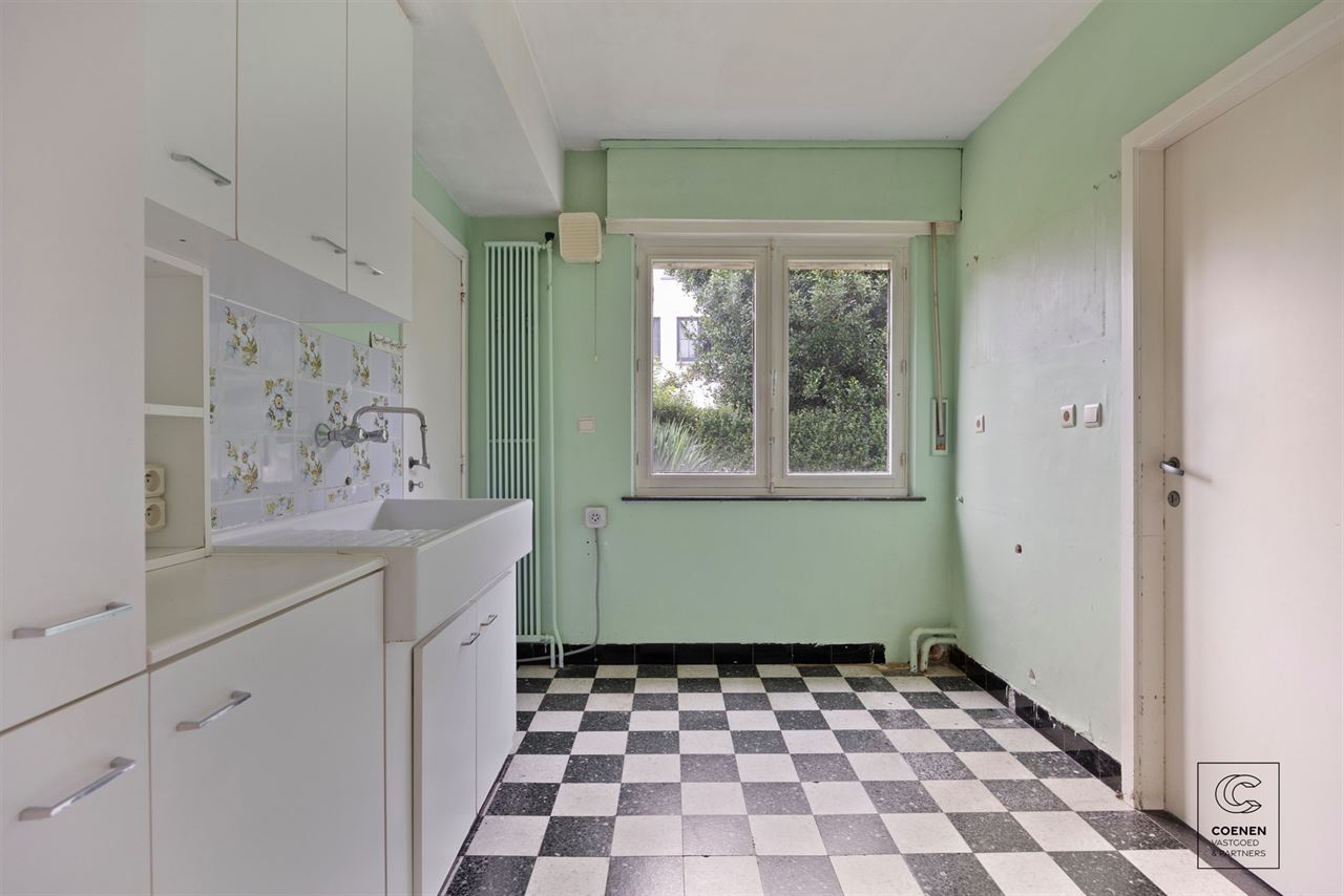 Grondig te renoveren woning op een schitterende locatie!
