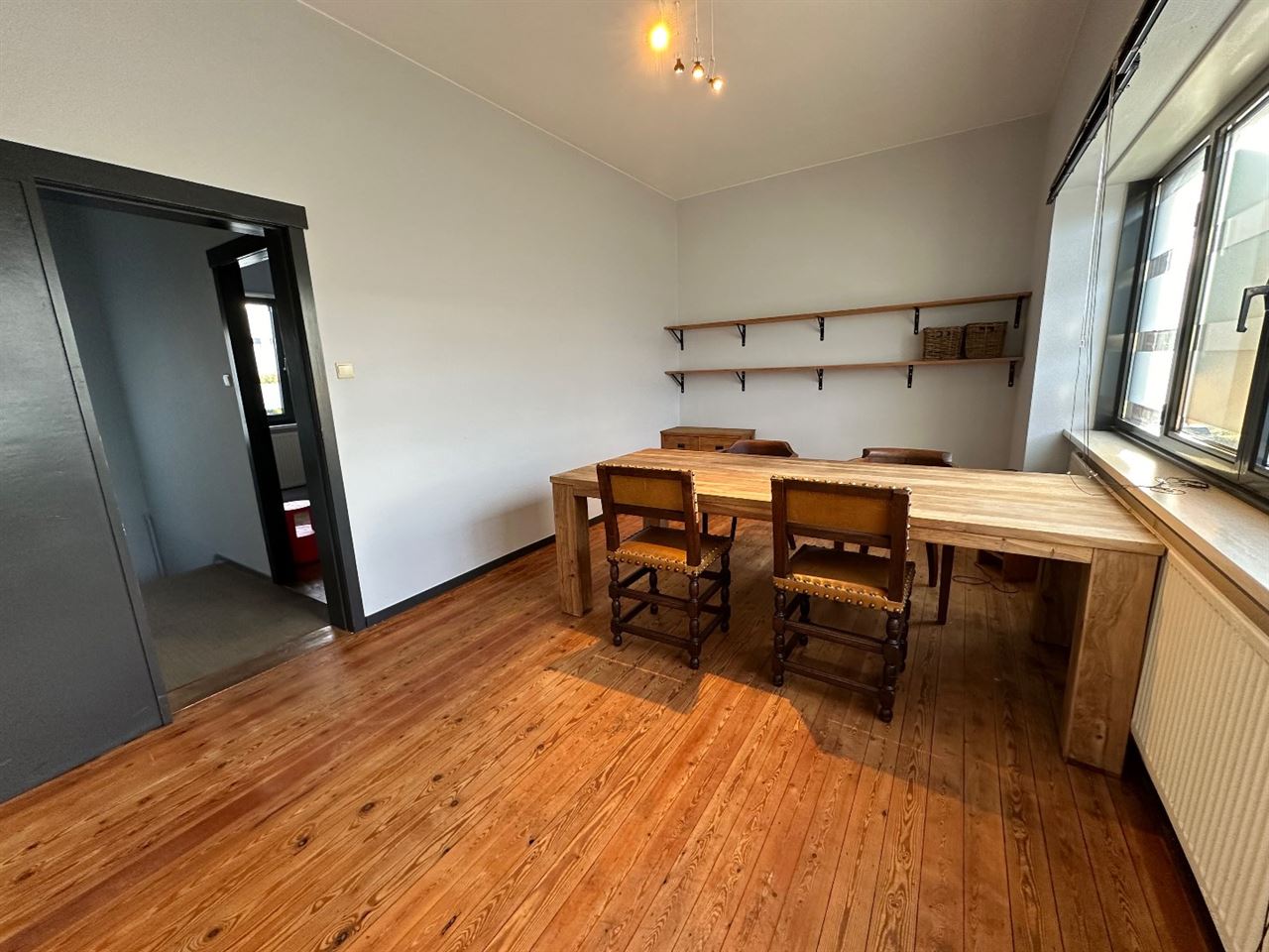 Ruim kantoor met een oppervlakte van 160 m² op een TOP ligging te Lier.