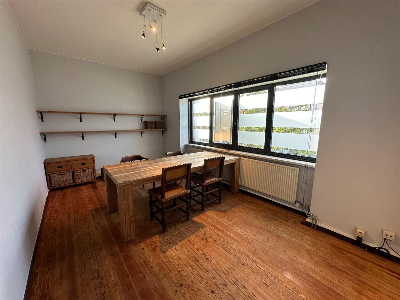 Ruim kantoor met een oppervlakte van 160 m² op een TOP ligging te Lier.