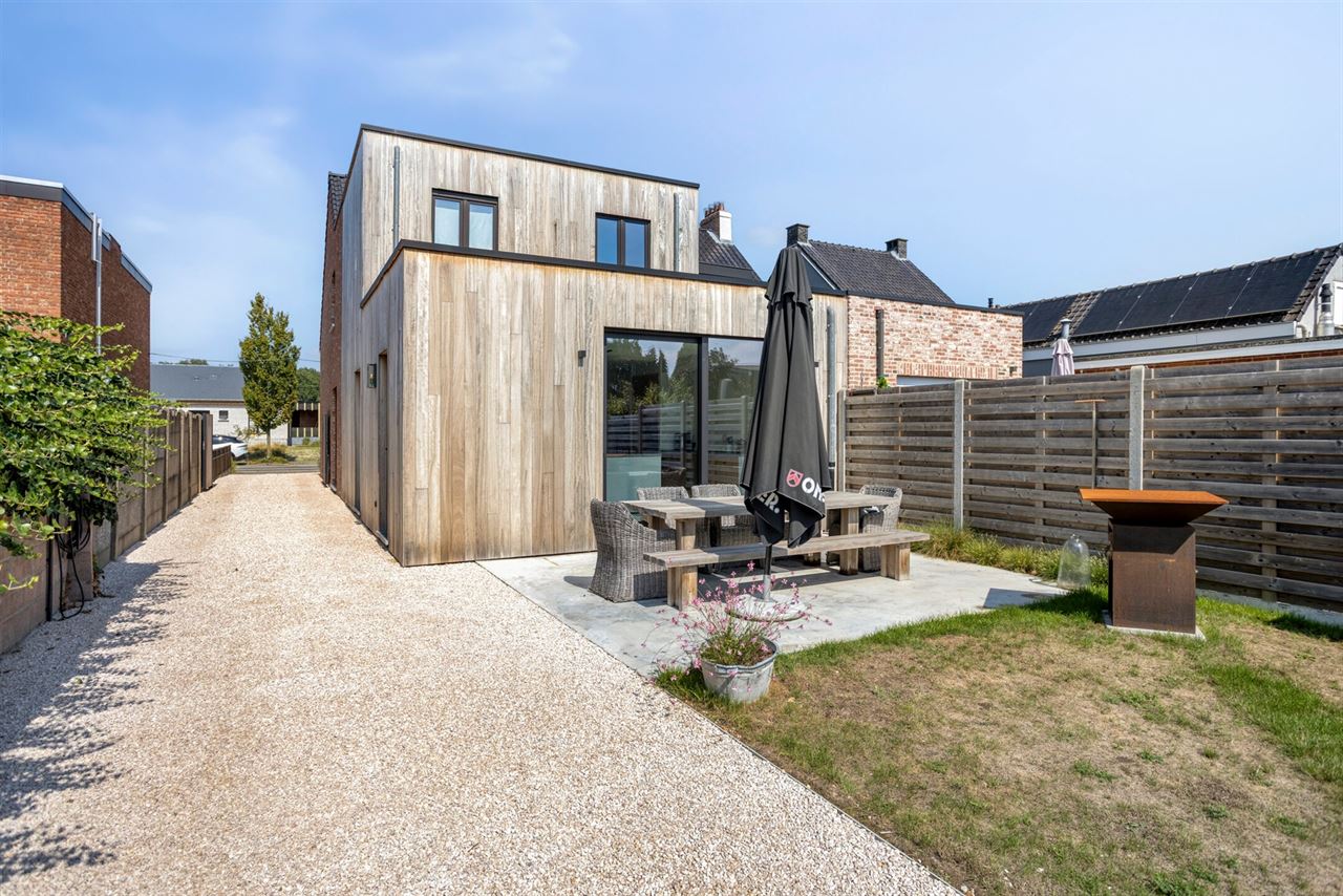 Prachtig gerenoveerde woning met 3 slpk's te Nijlen.
