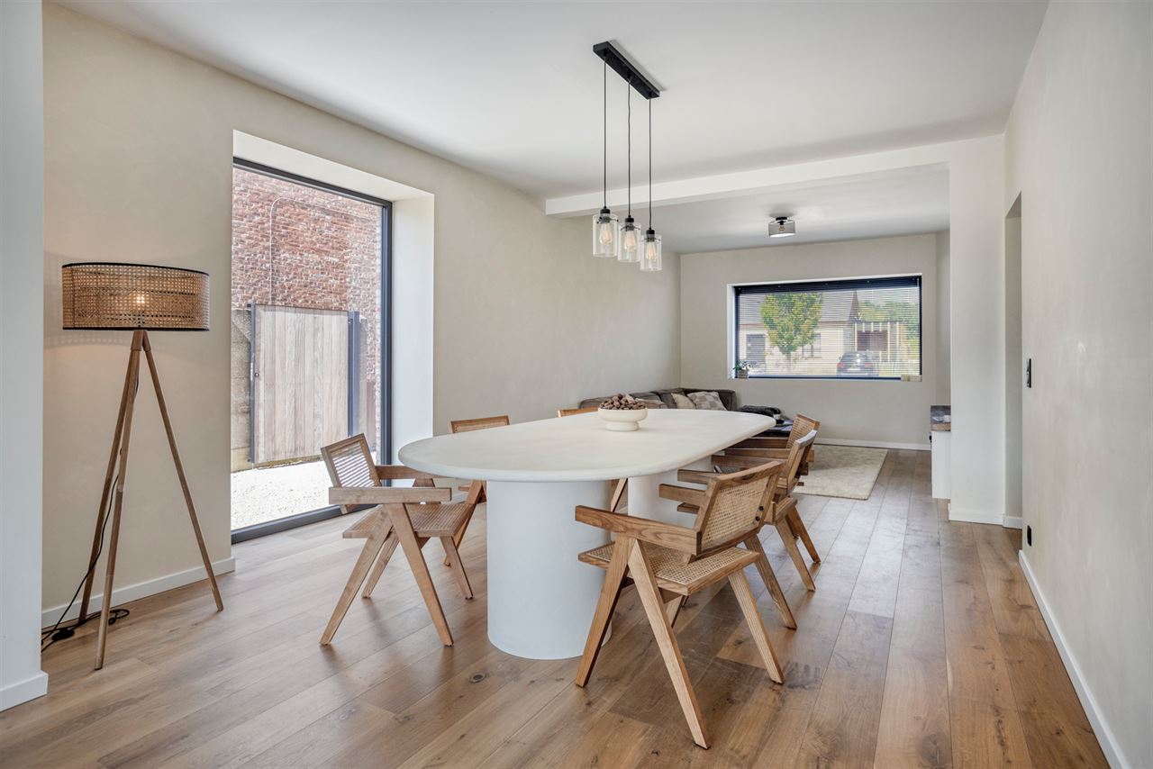 Prachtig gerenoveerde woning met 3 slpk's te Nijlen.
