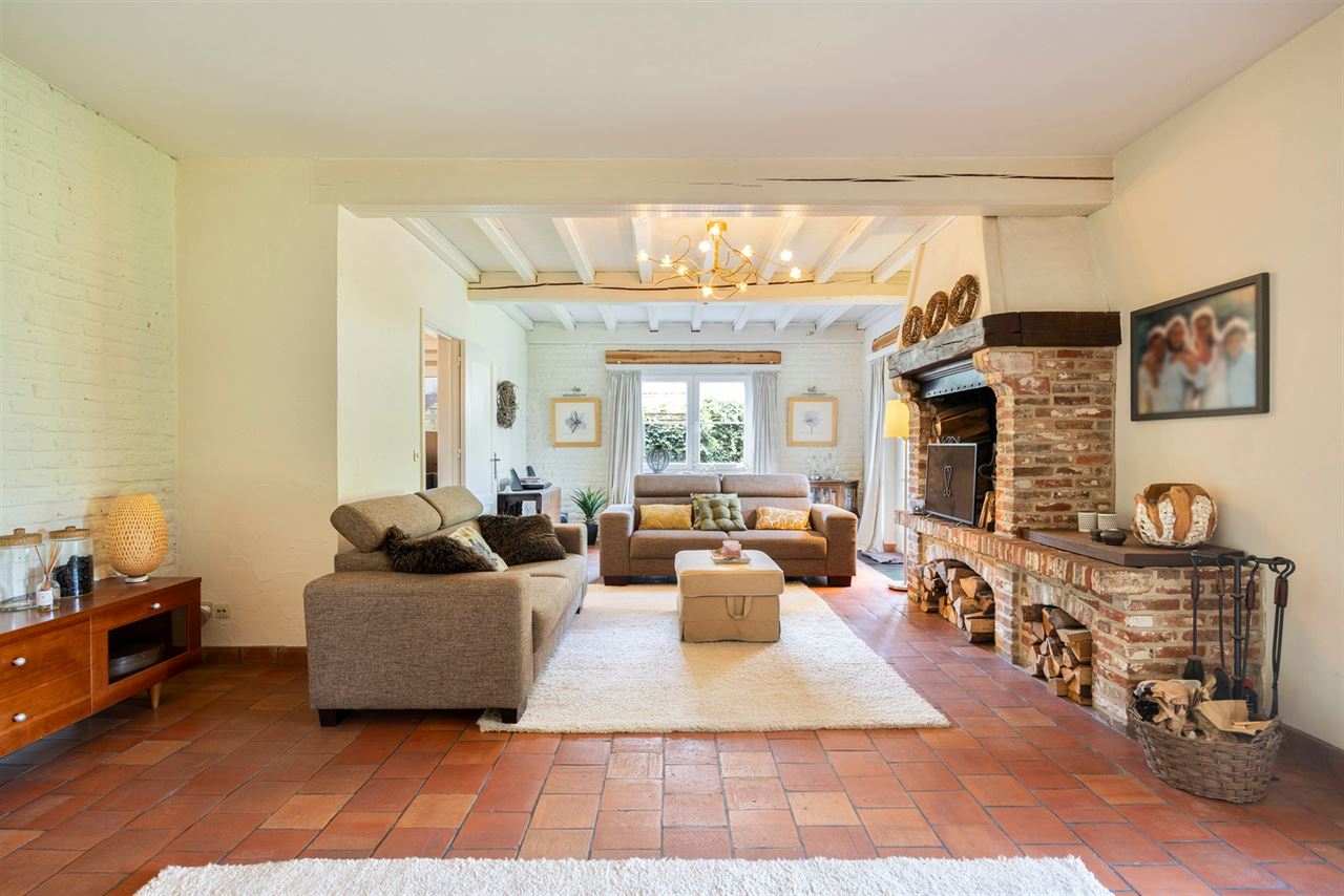 Instapklare woning met 3slpk's en bew. opp. van 220 m²!