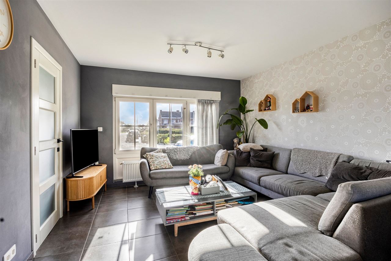 Instapklare woning met 2/3 slpk's in doodlopende straat!