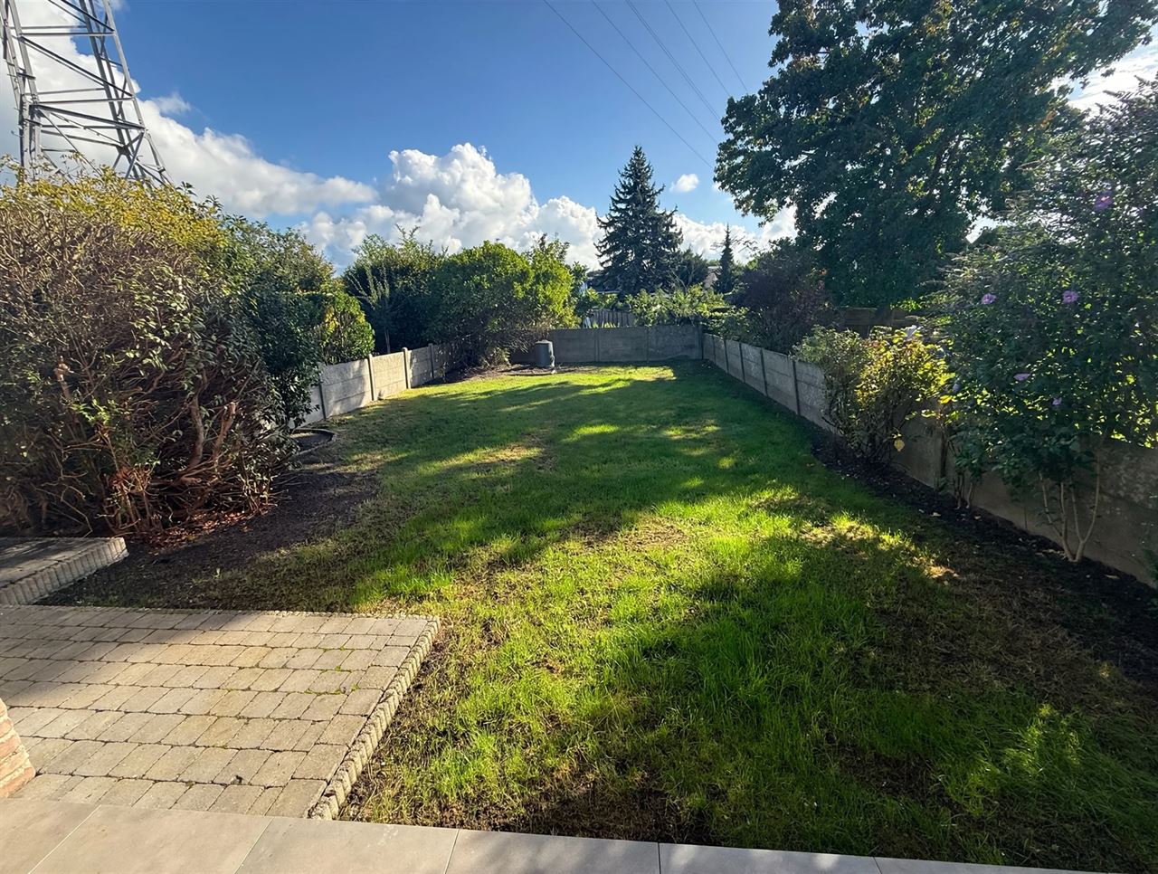 Zeer ruime woning met 3 slpk en tuin op een rustige locatie!