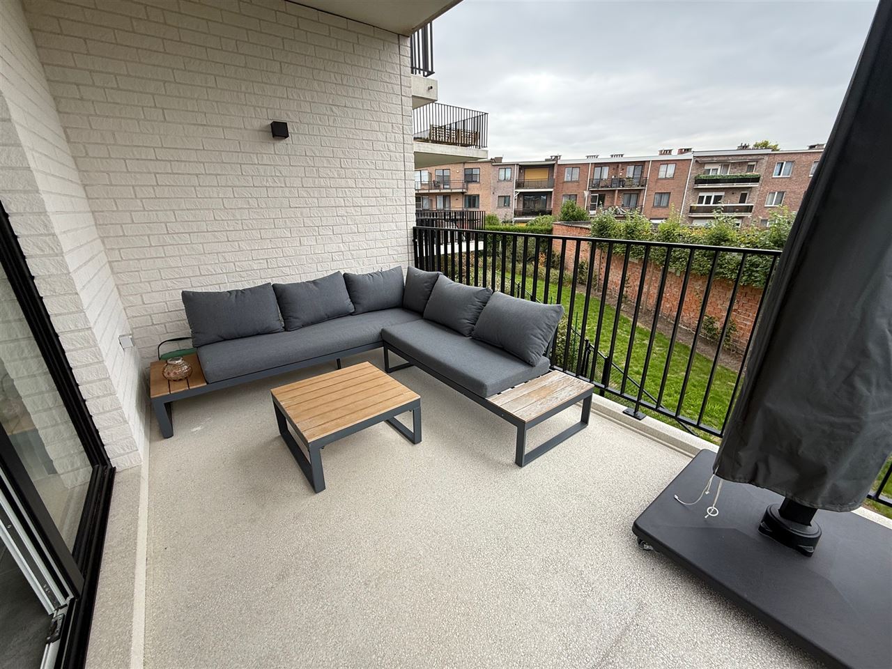 Zeer ruim appartement met 2 slpk en zonnig, ruim terras!