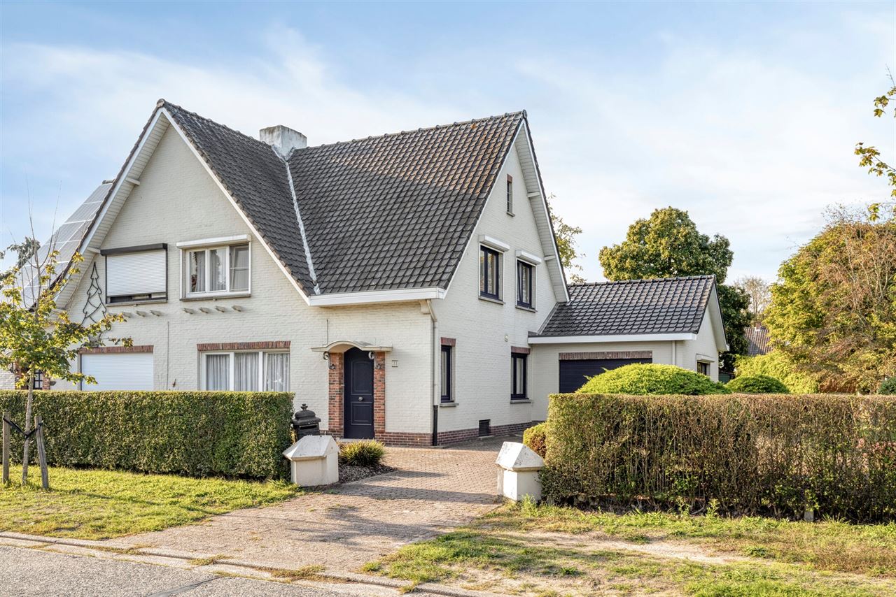 Karaktervolle woning met 3 slpk's, ruime tuin en garage!