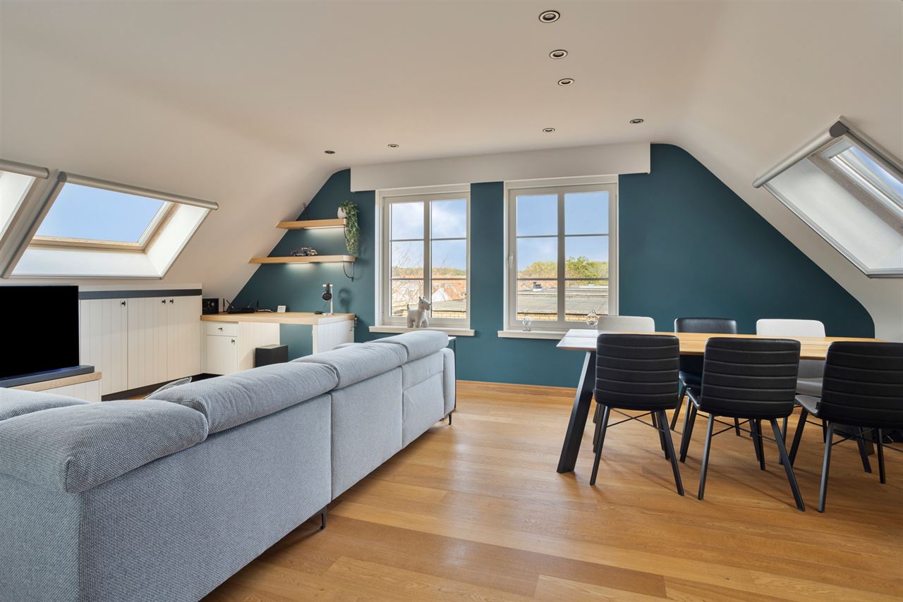 Instapklaar appartement met 2 slpk's, terras, garage en berging!