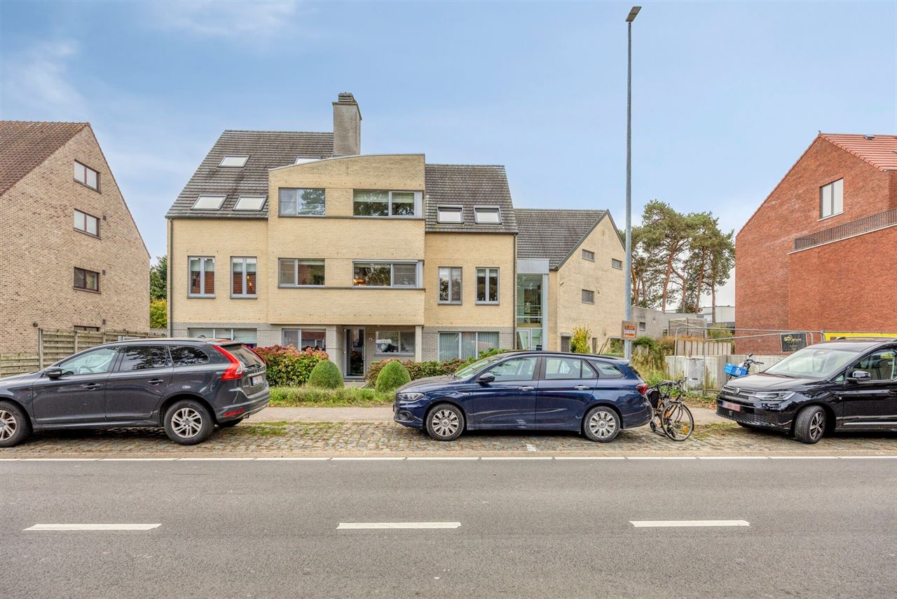 Instapklaar appartement met ruim terras én autostaanplaats!