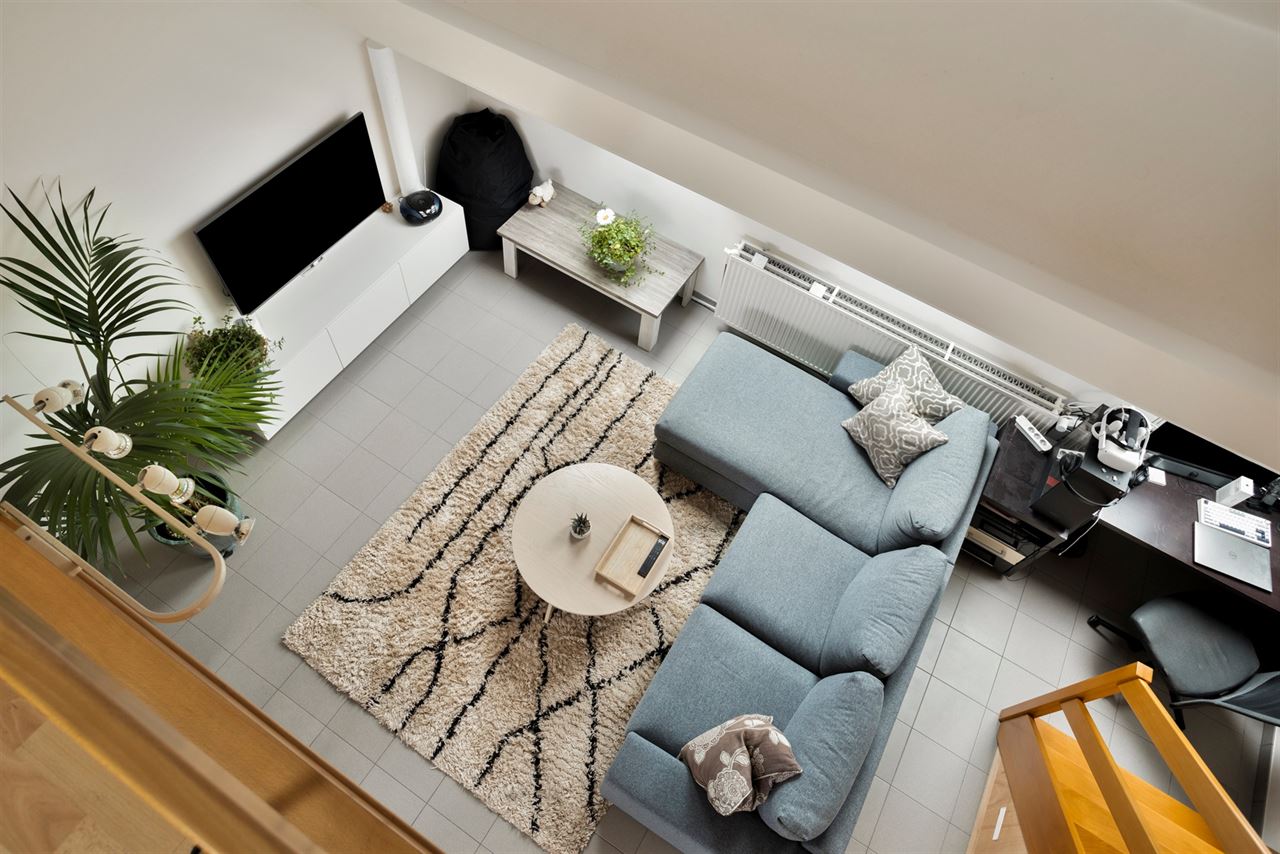 Dakappartement met schitterend terras en autostaanplaats