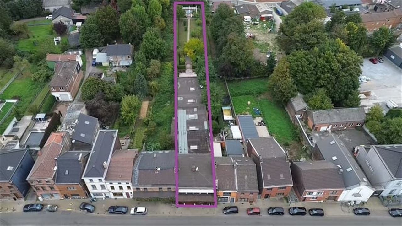 A saisir ! Rez-de-chaussée de 546 m² + un appartement !