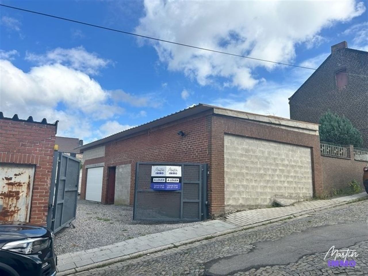 Garage fermé à louer