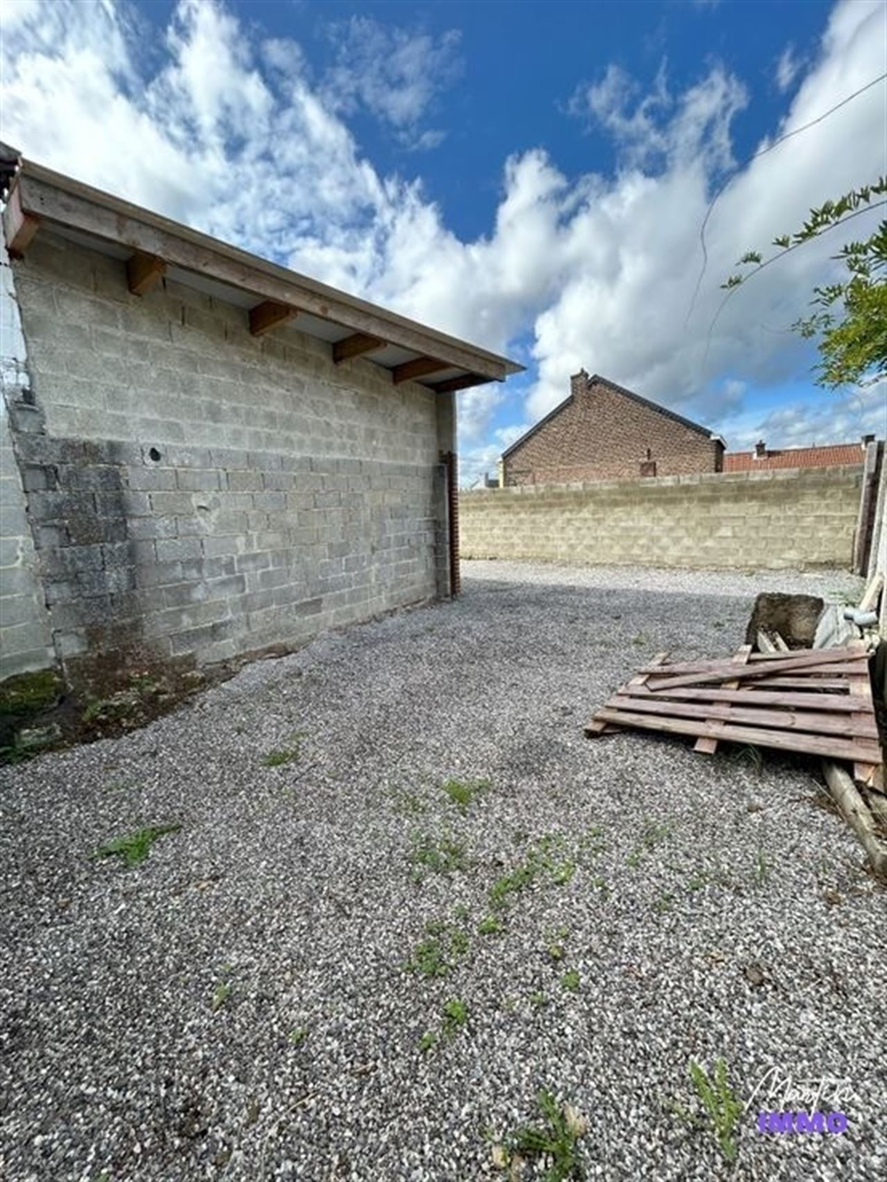 Garage fermé à louer