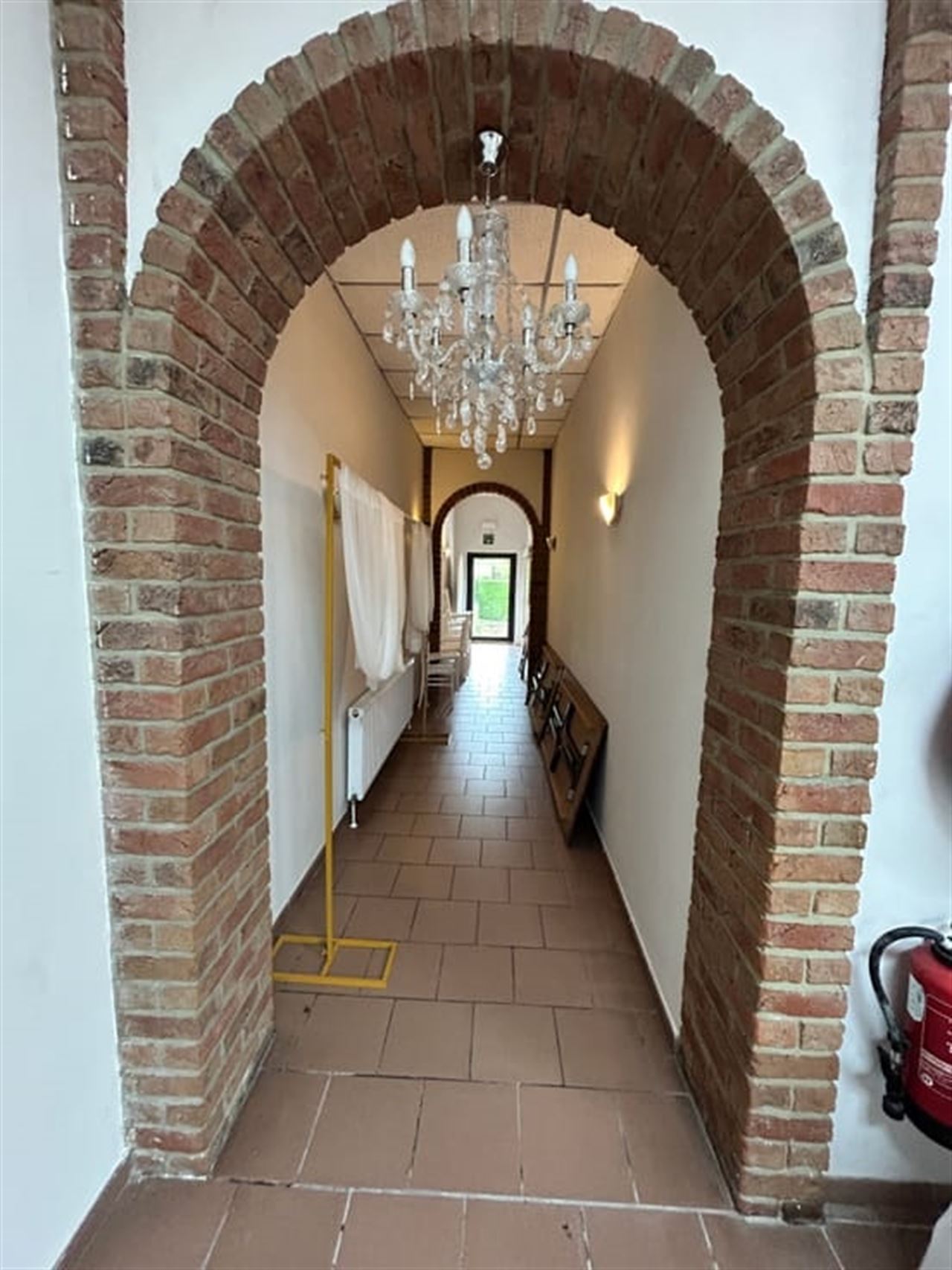 A saisir ! Rez-de-chaussée de 546 m² + un appartement !