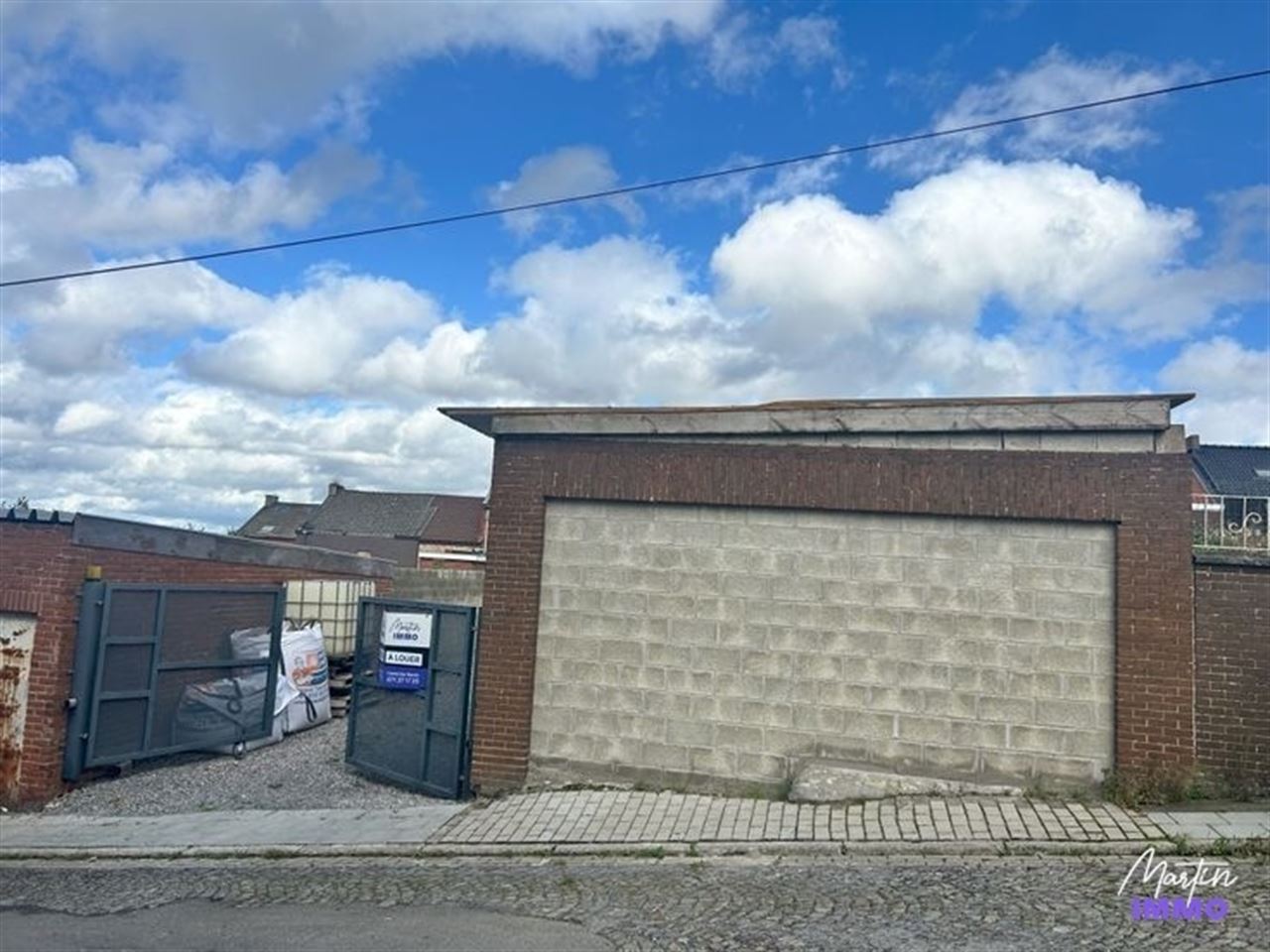 Garage fermé à louer