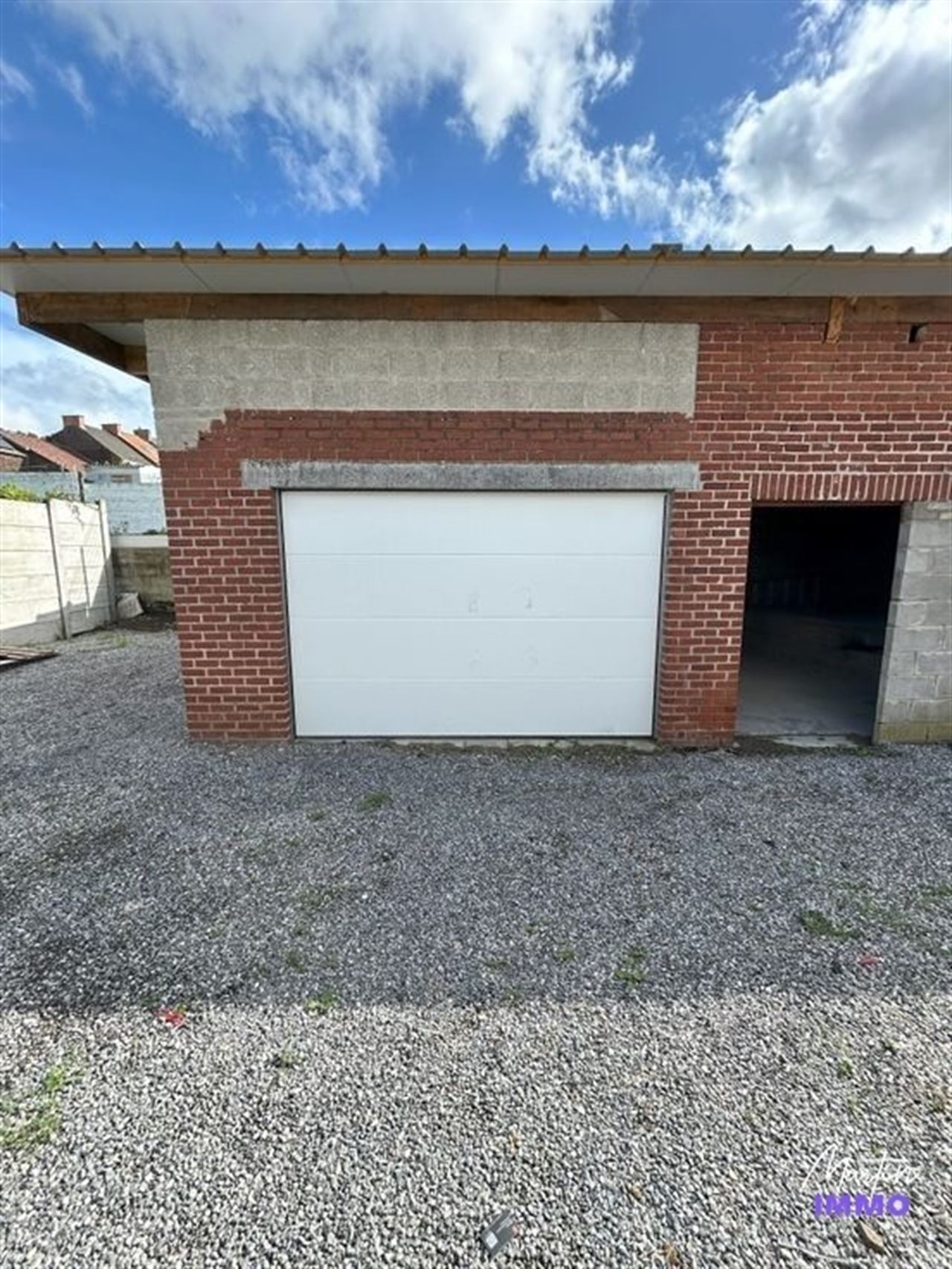 Garage fermé à louer