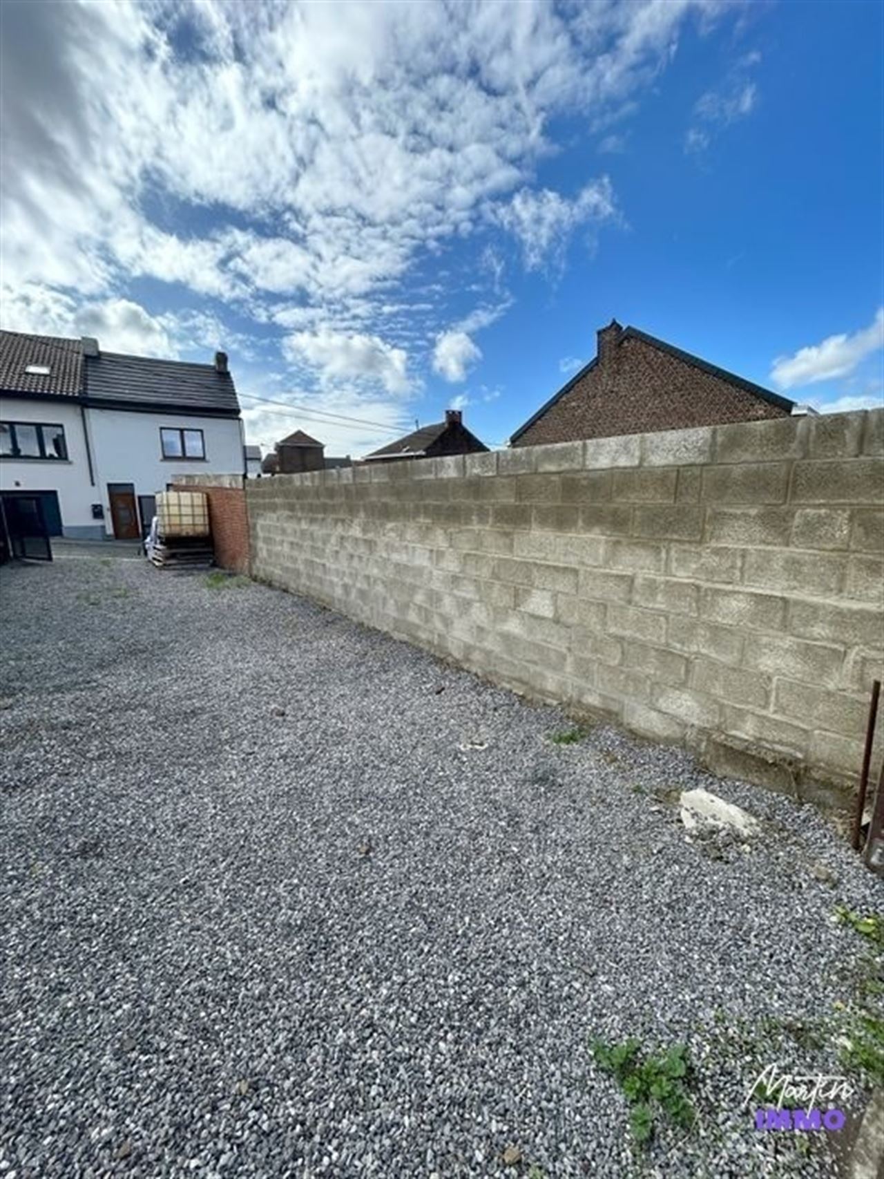 Garage fermé à louer