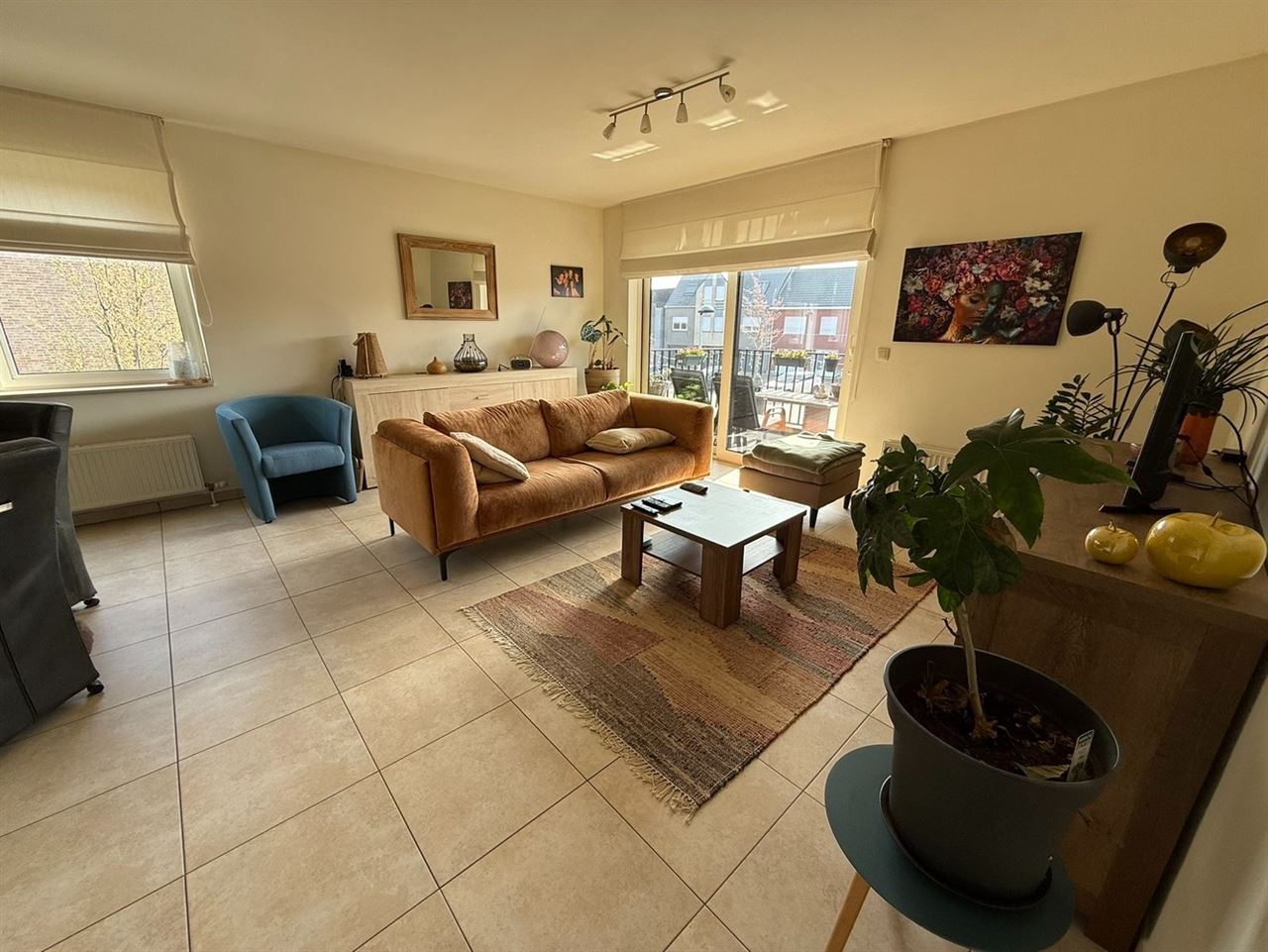 Ruim Appartement met 2 slpk, zuidgericht terras en tuin. Garagebox inclusief.