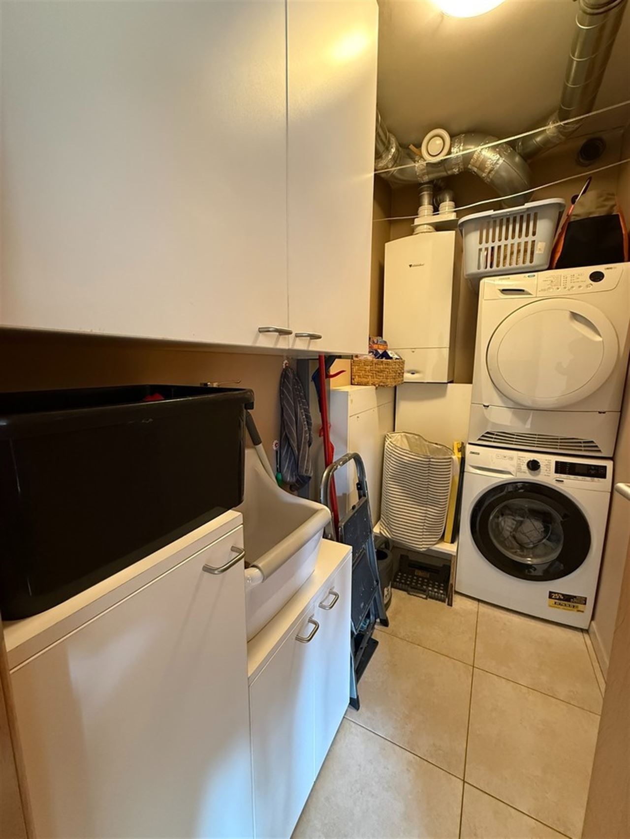 Ruim Appartement met 2 slpk, zuidgericht terras en tuin. Garagebox inclusief.
