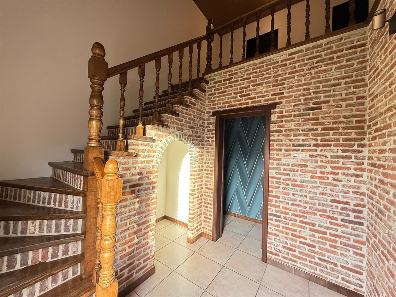 Charmante halfopen bebouwing met 2 slaapkamers
