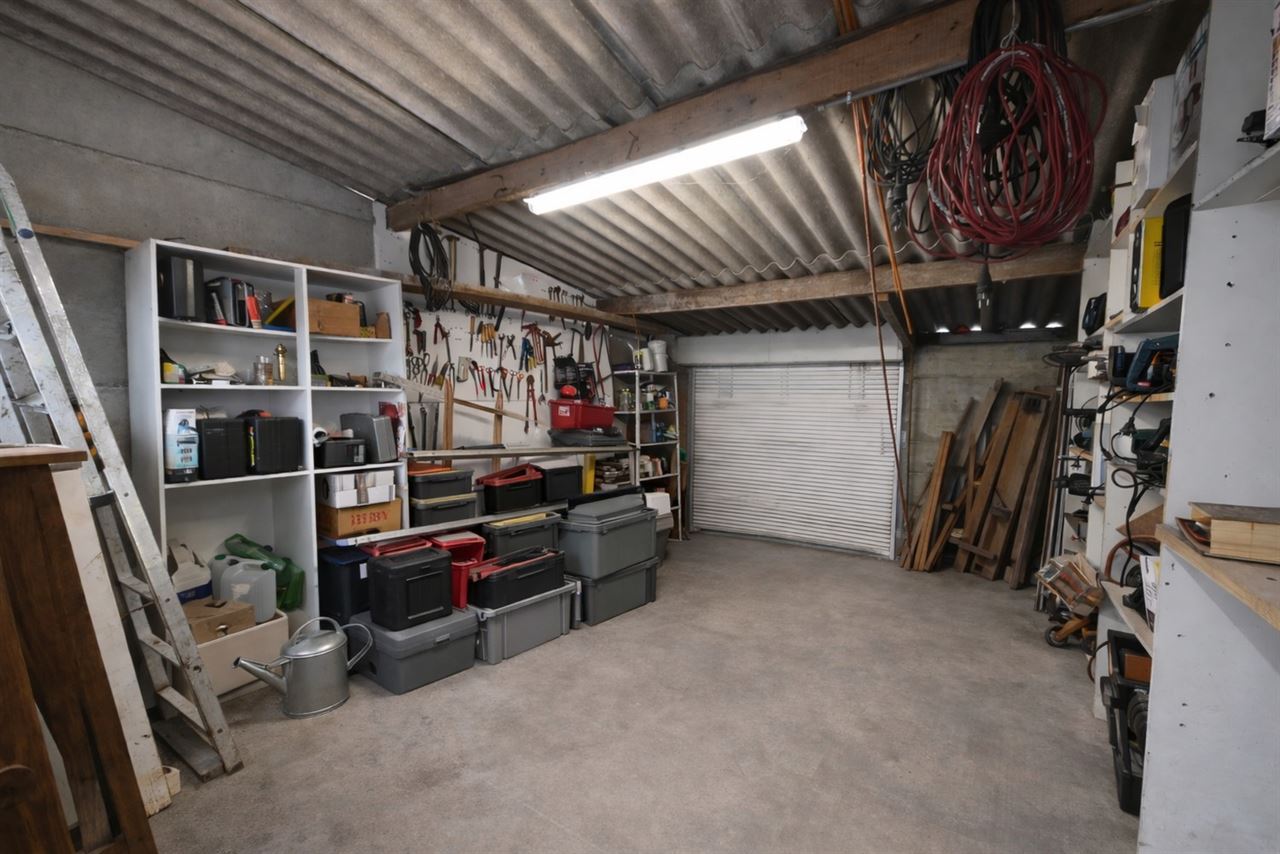 Te renoveren woning met potentieel op centrale ligging te Heist-Goor