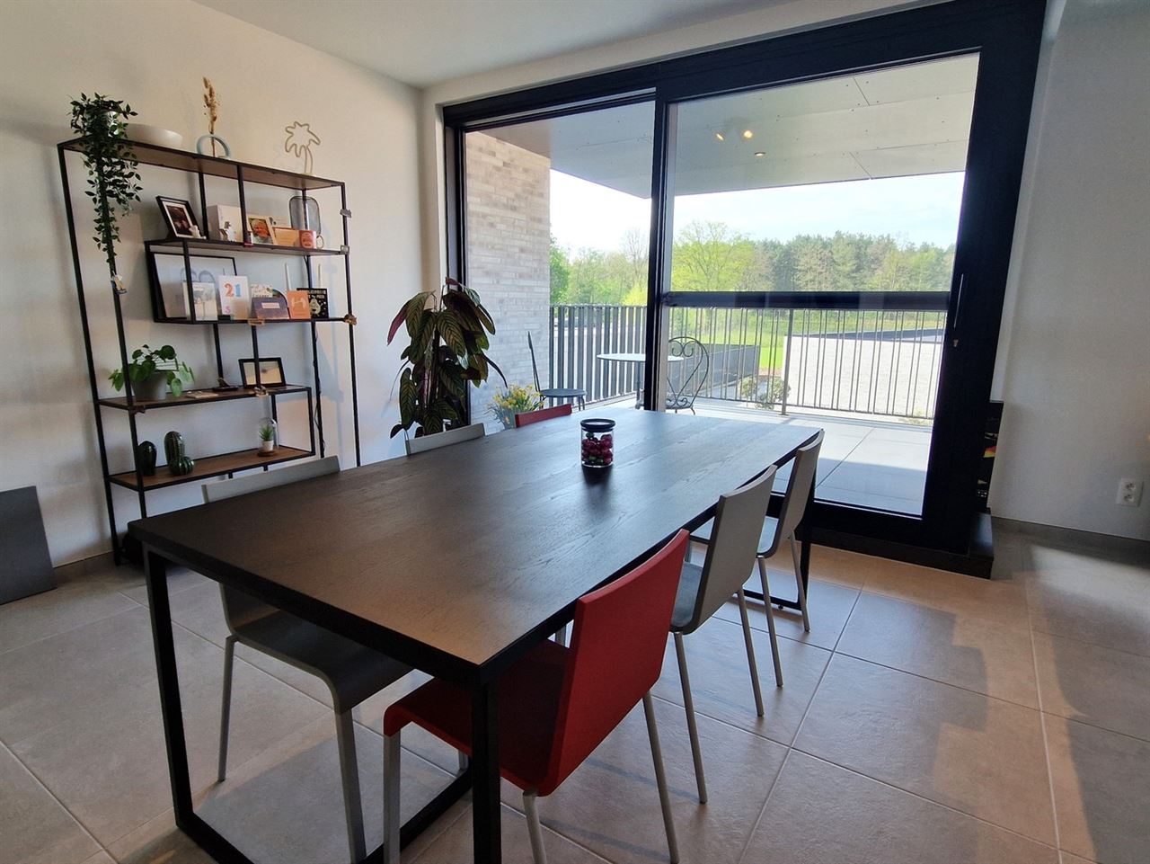 Recent BEN Appartement, 2 slpk, terras, garagebox.