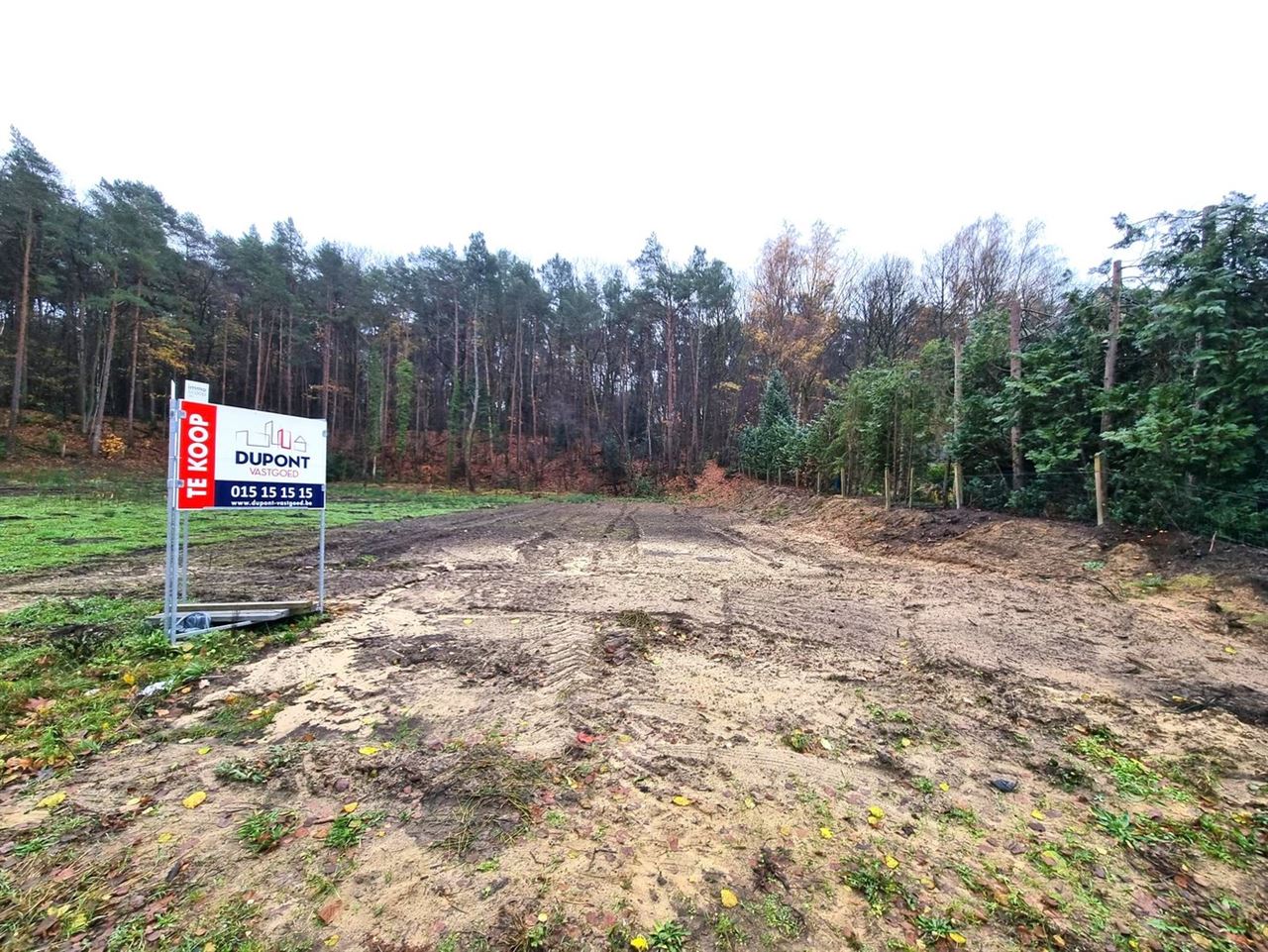 Bouwgrond vrijstaande woning, zuidgericht en zeer rustige ligging met groen boszicht achteraan
