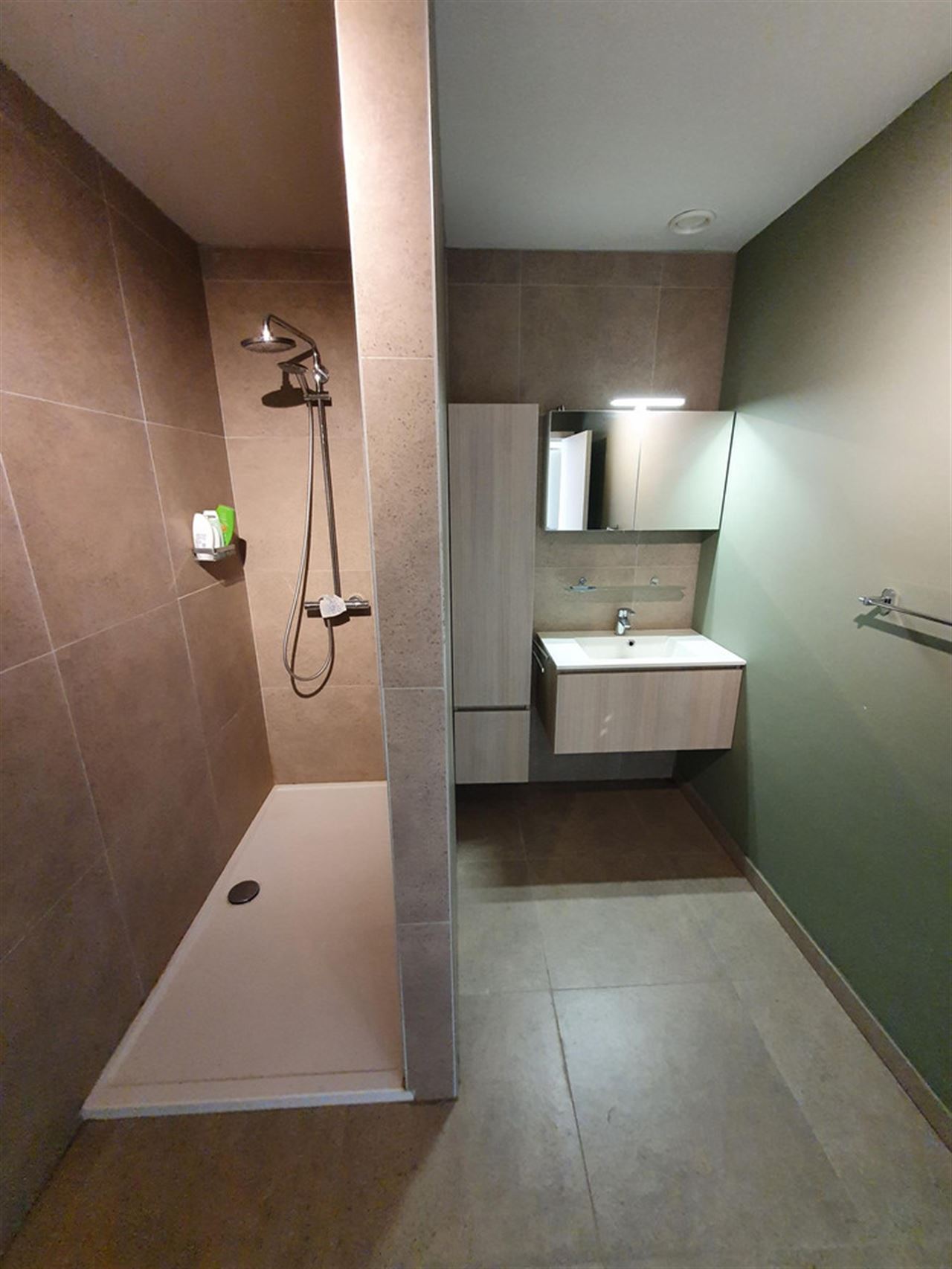 Ruim Appartement 2 Slpk met Groot Terras 20m² + Garagebox