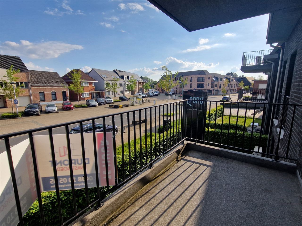 Ruim Appartement met 2 slpk, zuidgericht terras en tuin. Garagebox inclusief.