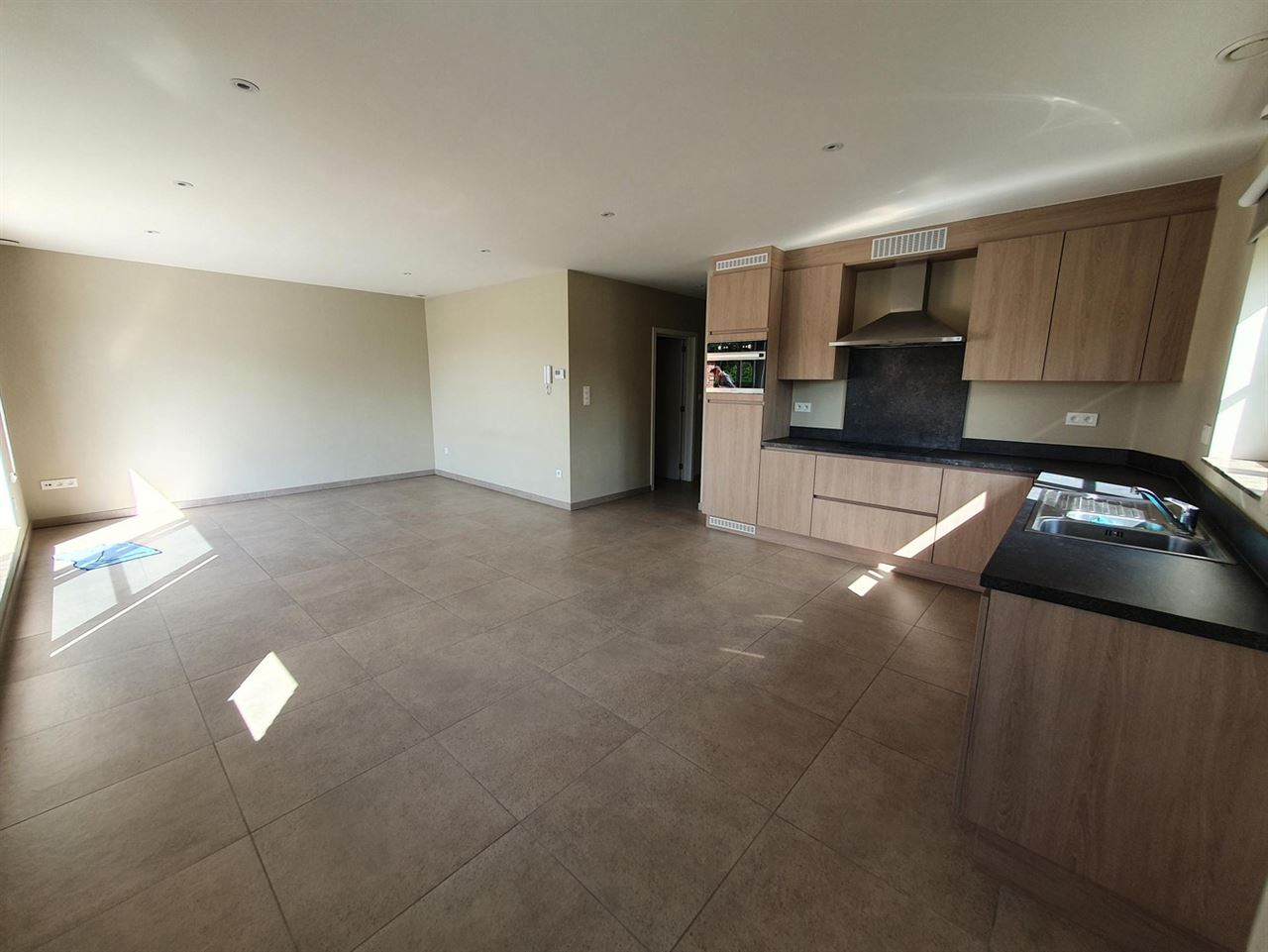 Ruim Appartement 2 Slpk met Groot Terras 20m² + Garagebox