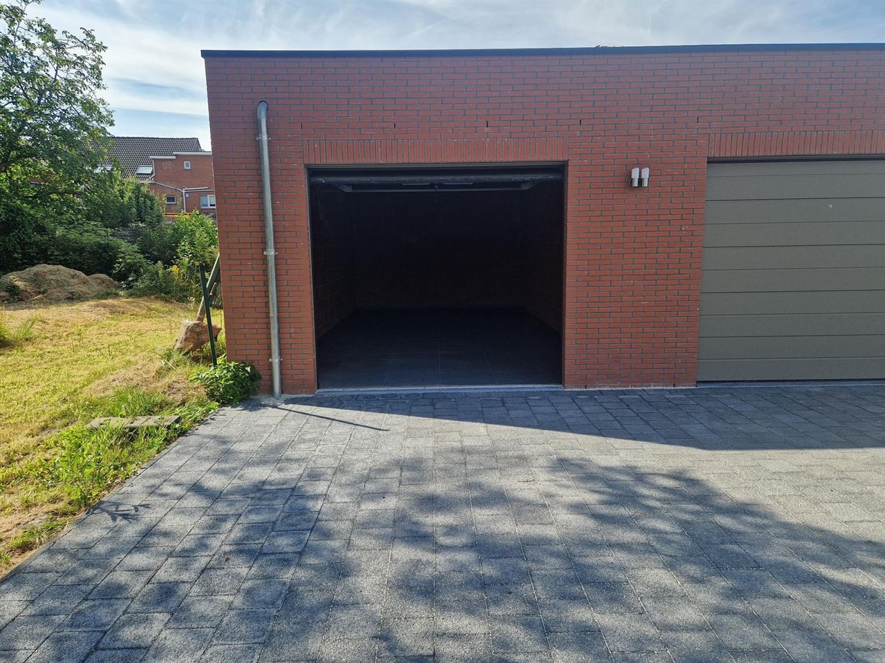 Ruime garagebox te Heist-Goor