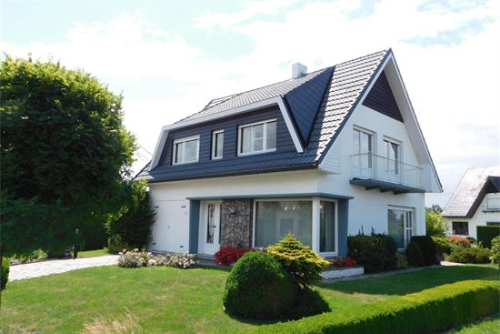 Rustig gelegen woning, 3 tot 4 slaapkamers, op 6a85ca grond.
