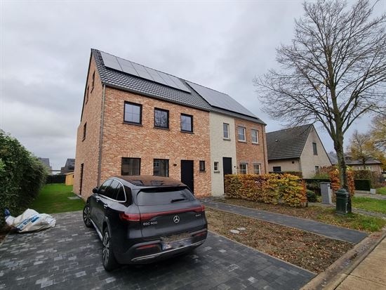 Recente Woning, 4 ruime slaapkamers, instapklaar.