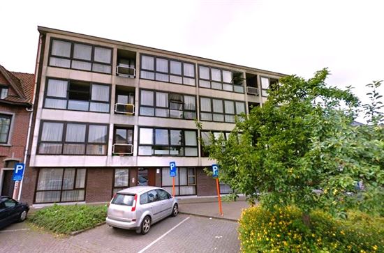 Verzorgd en ruim appartement van 97m², met 2 slaapkamers, terras aan de achterzijde en private kelderberging .