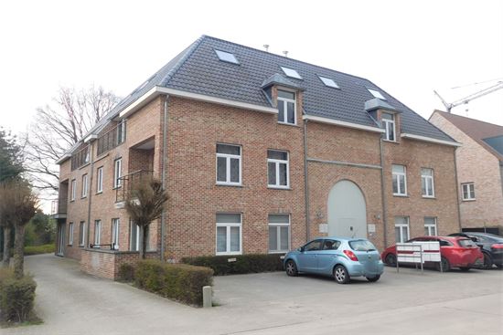 Recent appartement, 90m², 2 slks, terras. Autostaanplaats en fietsberging inbegrepen!