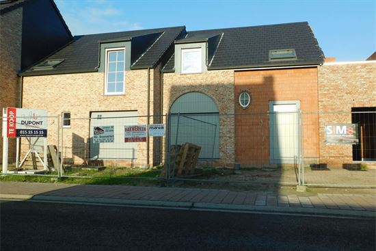 Zeer ruime nieuwbouw woning, 3 slks, garage + extra staanplaats achteraan.