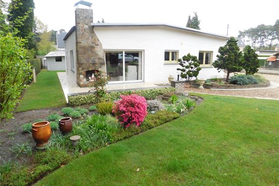 IN OPTIE: Laagbouw woning, 2 slks, zeer rustig gelegen op 15a.