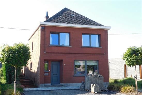 IN OPTIE: Gerenoveerde woning, 3 slks, mooi ZO perceel van 9 are. Rustige ligging.