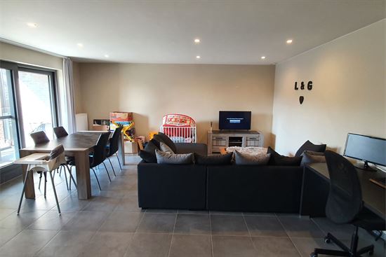 Te huur recent appartement, 2 slks, lift, carport, fiets- en kelderberging.