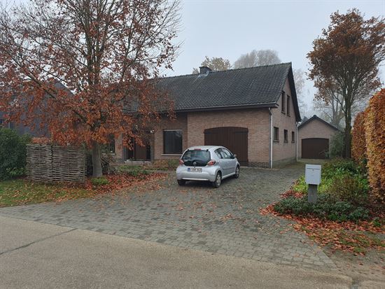 Ruime & Lichtrijke Woning (OB) met 4 Slaapkamers, Dubbele Garage & Berging