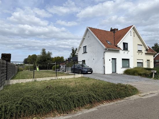 Gerenoveerde woning met twee slaapkamers en tuin