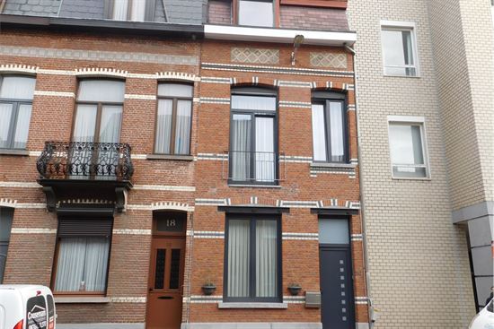 Ruime woning centrum Mechelen, 4 grote slks, gerenoveerd.