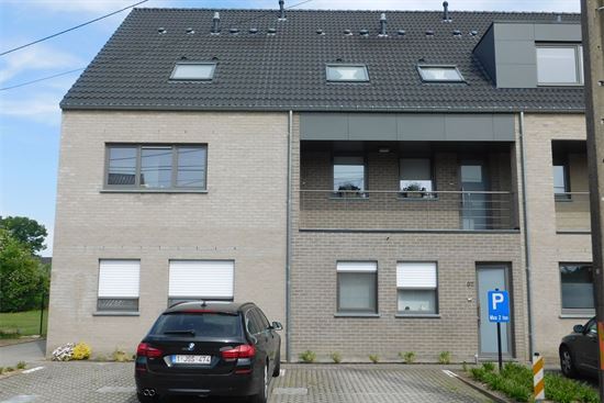 Prachtig gelijkvloers app, 82m², 1 slk, mooi aangelegde tuin, berging en parking